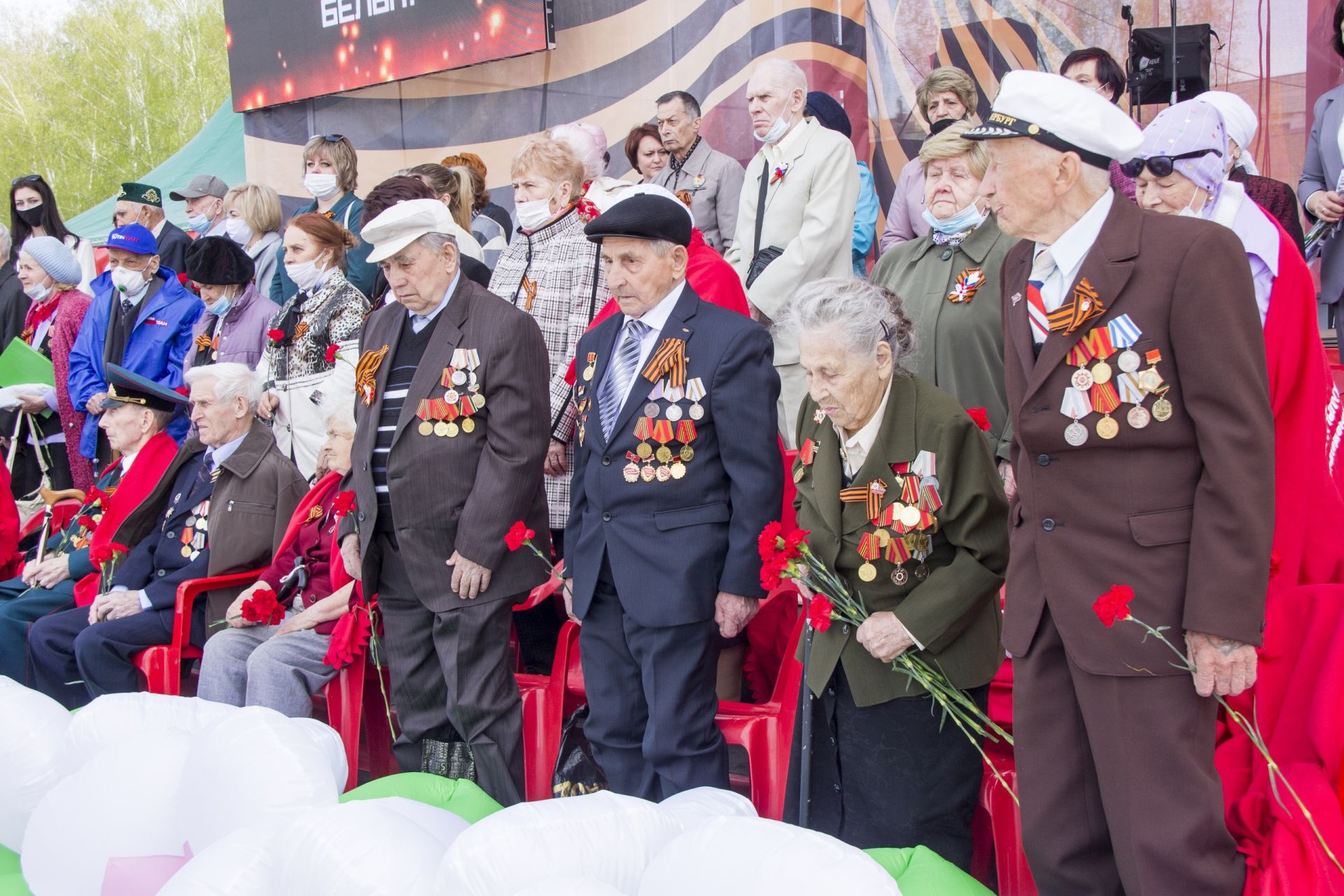 Годы всё дальше, но память – вечна: зеленодольцы в День Победы склонили головы в память о героях