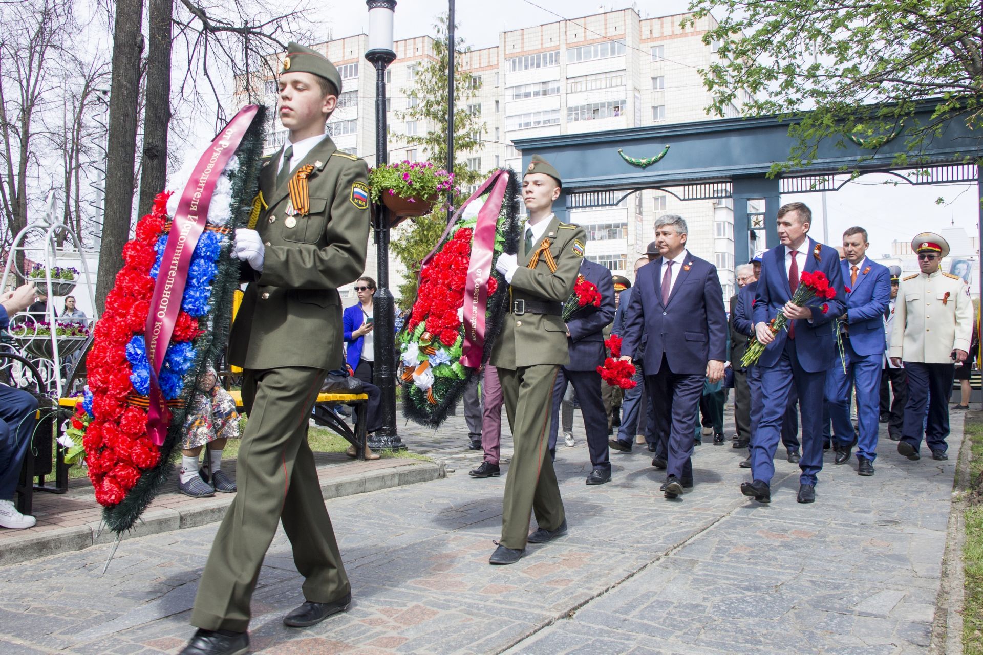 Годы всё дальше, но память – вечна: зеленодольцы в День Победы склонили головы в память о героях