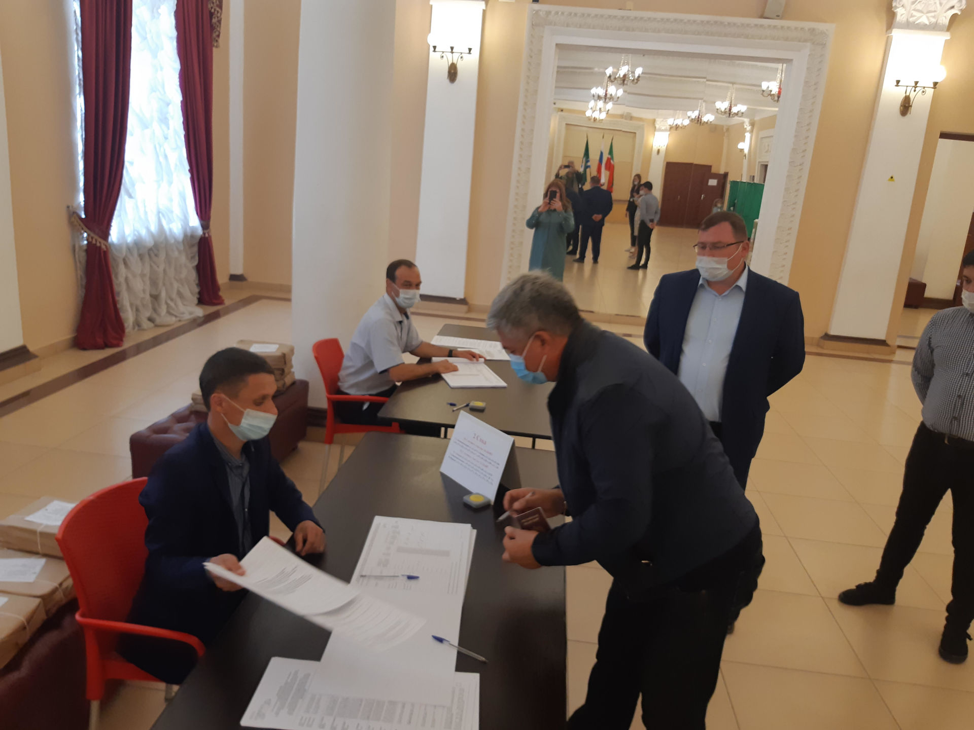 ﻿Глава ЗМР Михаил Афанасьев принял участие в предварительном голосовании по выборам депутатов Госдумы
