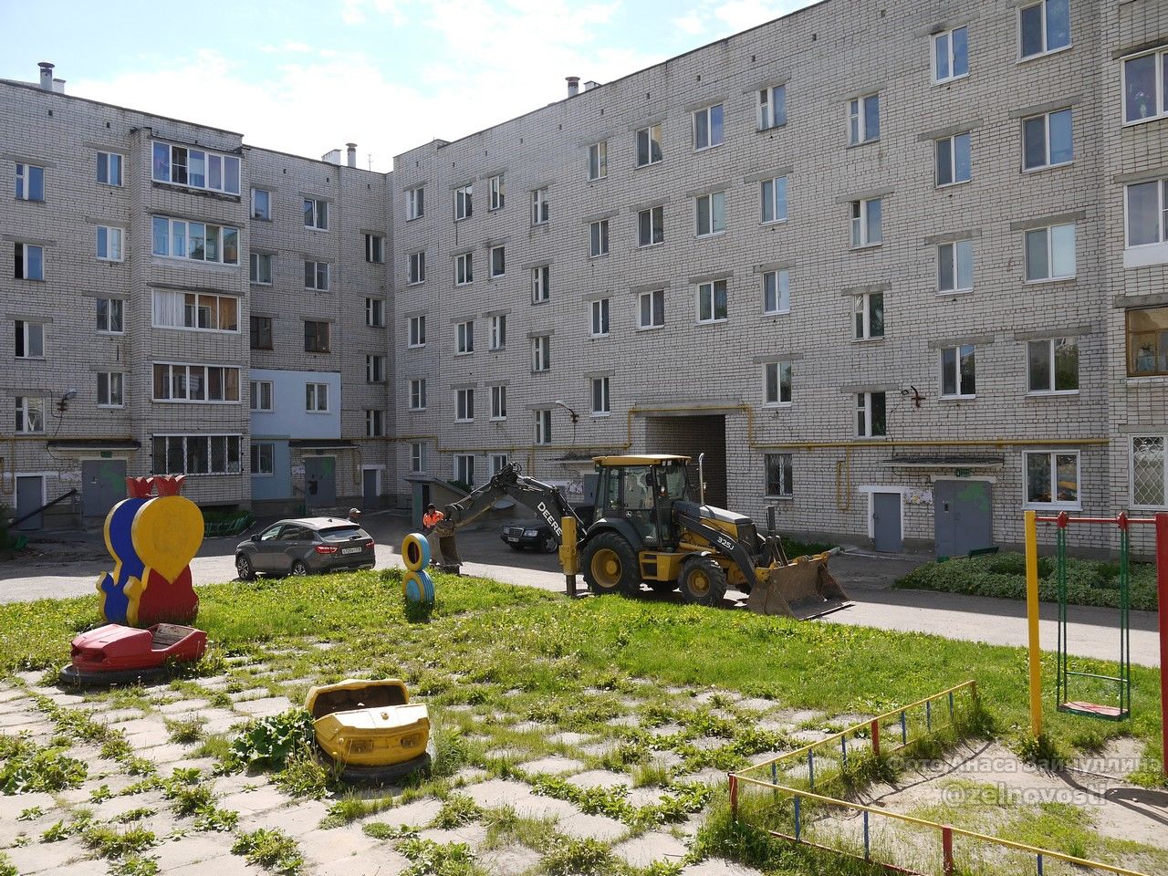 В Зеленодольске возле дома №15 по ул.Фрунзе стартовали работы по благоустройству