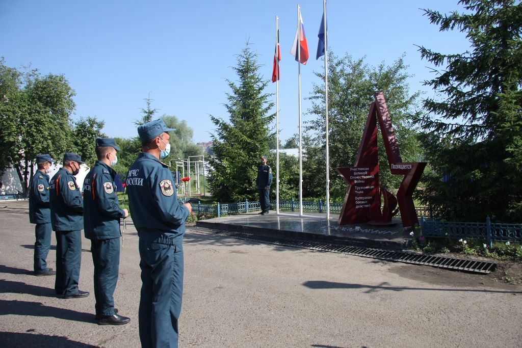 В День памяти и скорби сотрудники чрезвычайного ведомства присоединились к общероссийской «Минуте молчания»