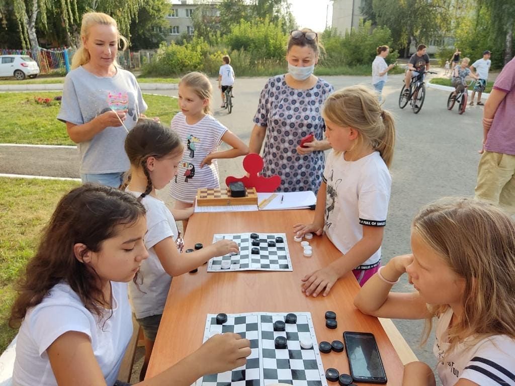 В посёлке Васильево прошел большой семейный праздник "Весёлые старты"