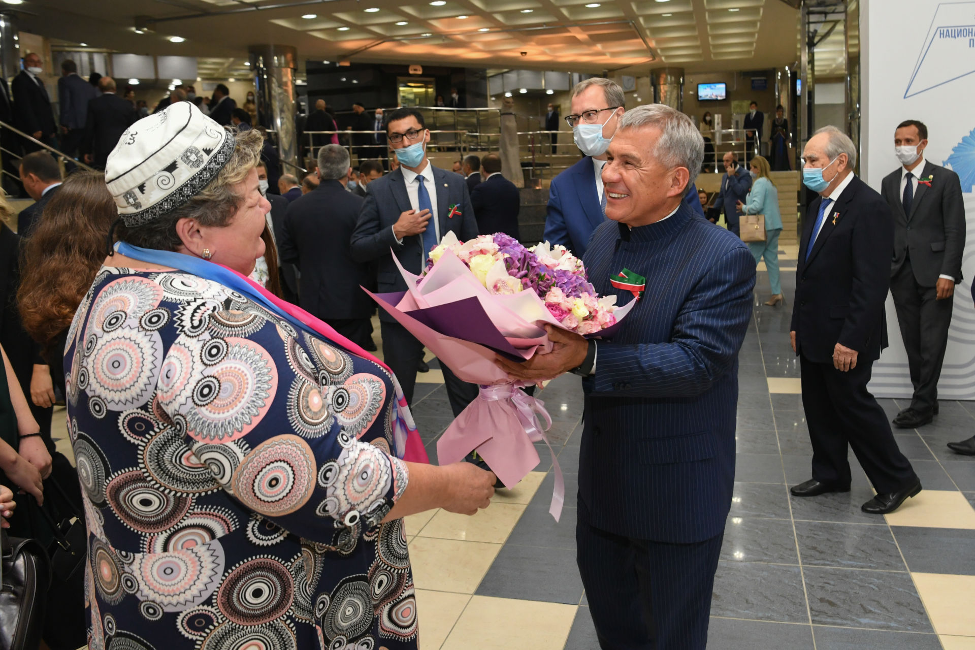 Президент РТ поздравил семью из Нурлат, победившую во Всероссийском конкурсе