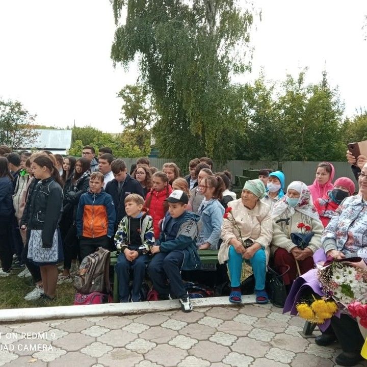 В селе Нурлаты торжественно открыли бюст Героя Советского Союза Хайруллина Халила