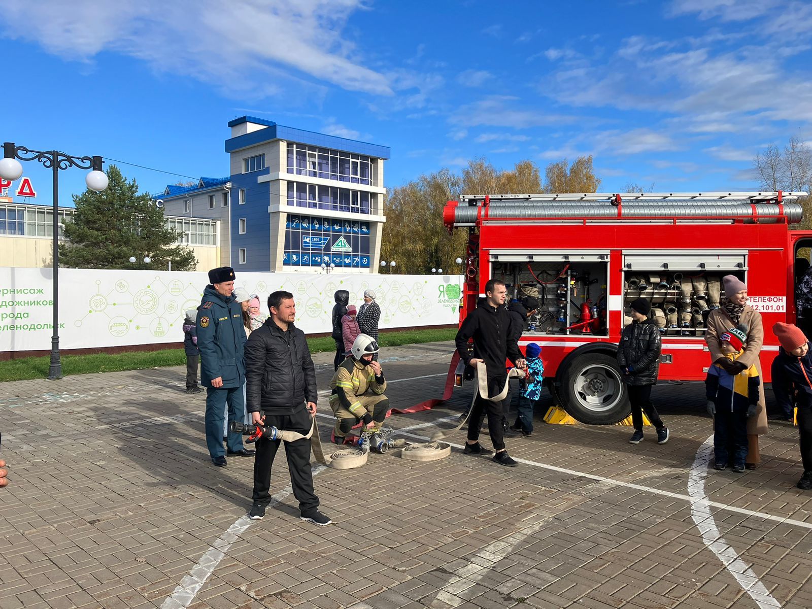 В честь Дня отца на «Аванград» провели мероприятие с участием зеленодольских пожарных