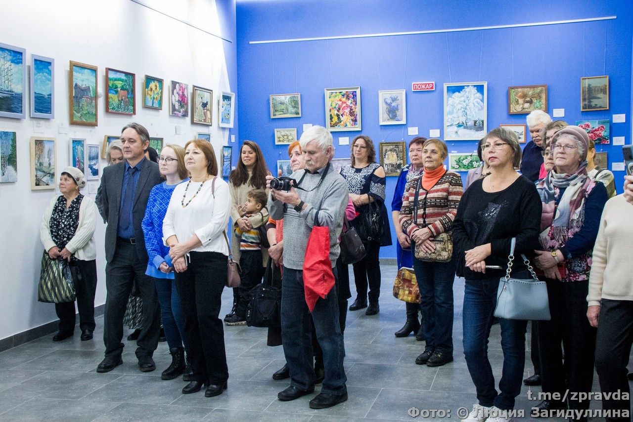 В выставочном зале Центра культурного развития открылась выставка «Акварель»