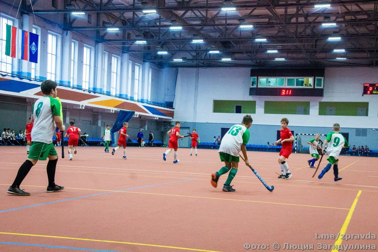 В СК «Маяк» завершился турнир по хоккею на траве