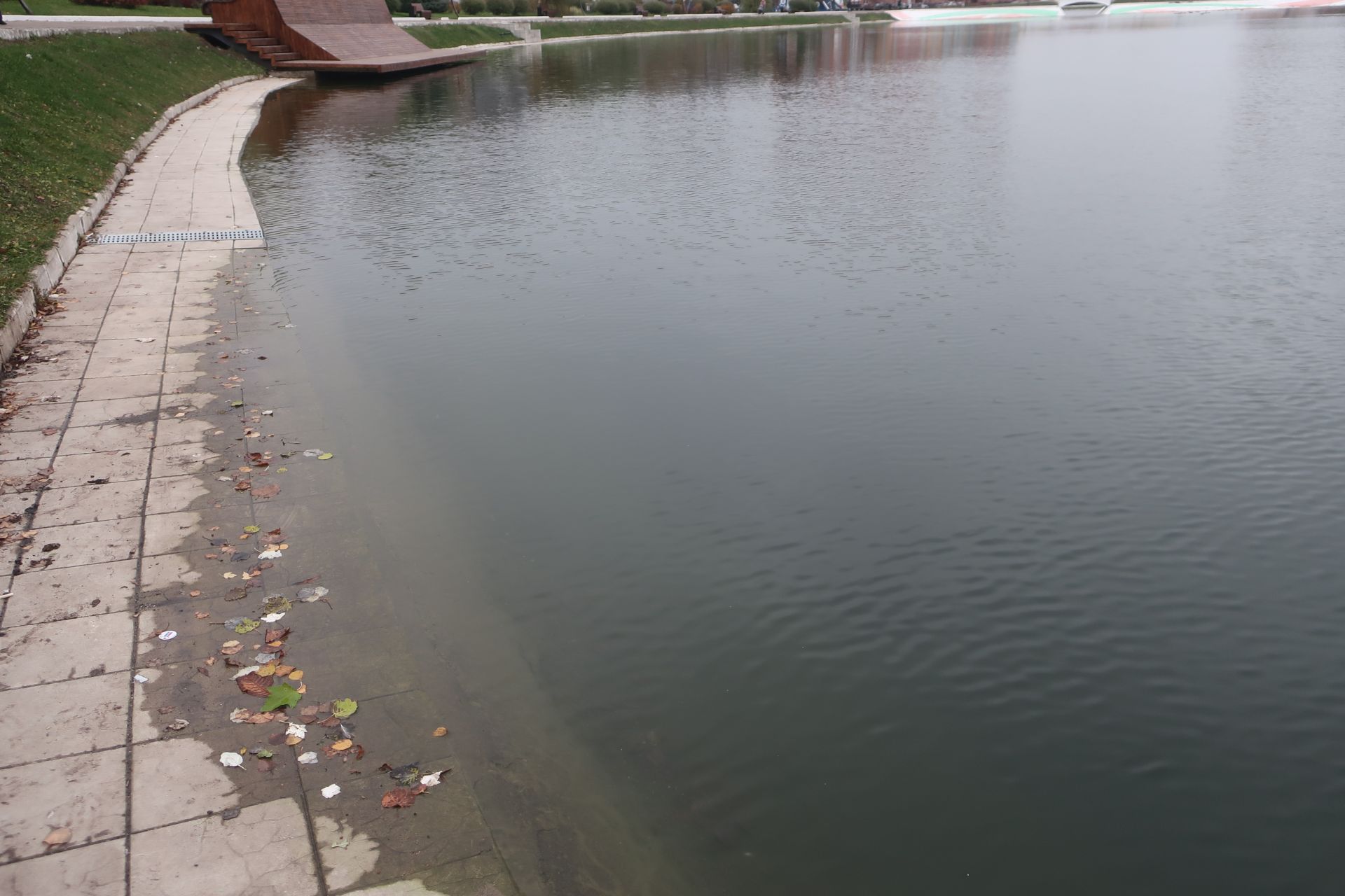В городском озере  Зеленодольска по-прежнему много воды