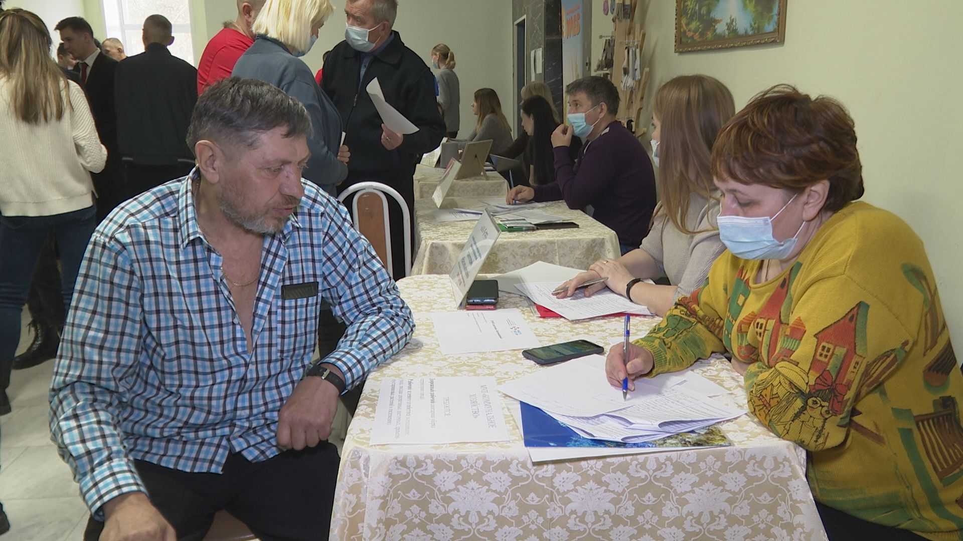 В пункте временного размещения, на базе санатория «Васильевский», прошла ярмарка вакансий для граждан, приехавших из ДНР и ЛНР