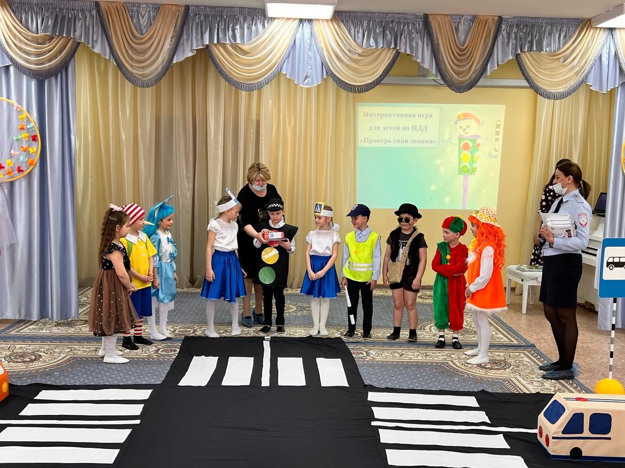 Сотрудники Зеленодольского ОГИБДД приняли участие в мероприятии, организованном  педагогами детского сада №10 «Созвездие»