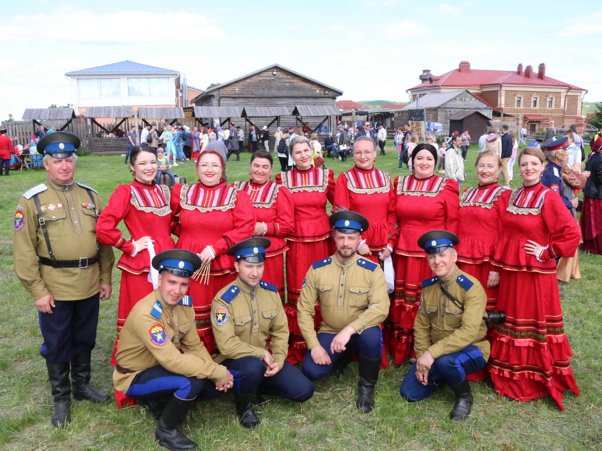 Заходи в «Казачий круг!»: на острове-граде Свияжск удивляли творческие коллективы из 29 городов и сел Татарстана
