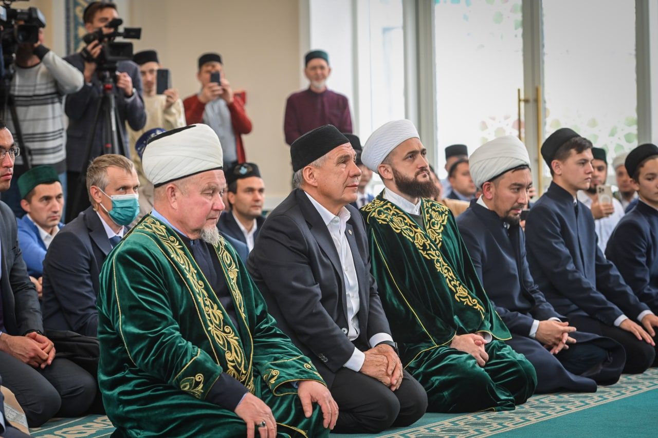 Рустам Минниханов открыл мечеть «Рауза» на улице Сеченова в Казани