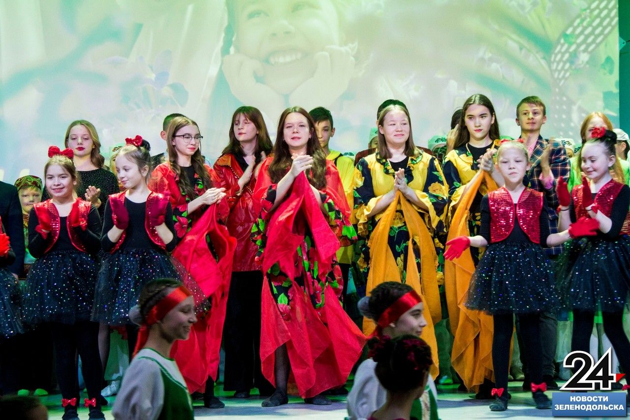 Красочный концерт, посвящённый Дню матери, прошел в Центре культурного развития
