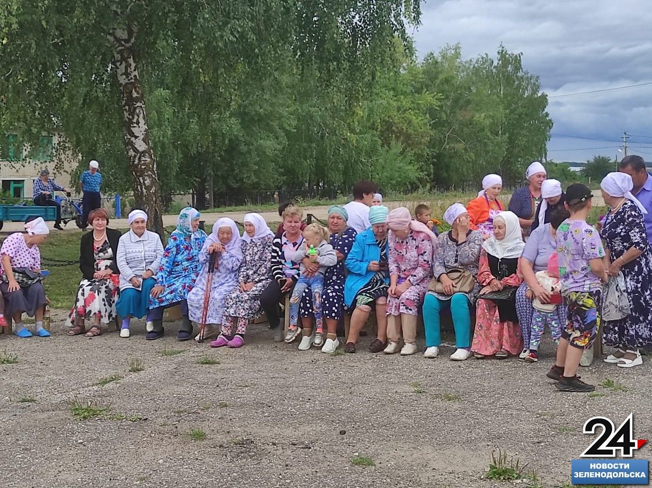Сотрудники Бишнинского ДК провели мероприятие для пожилых жителей села