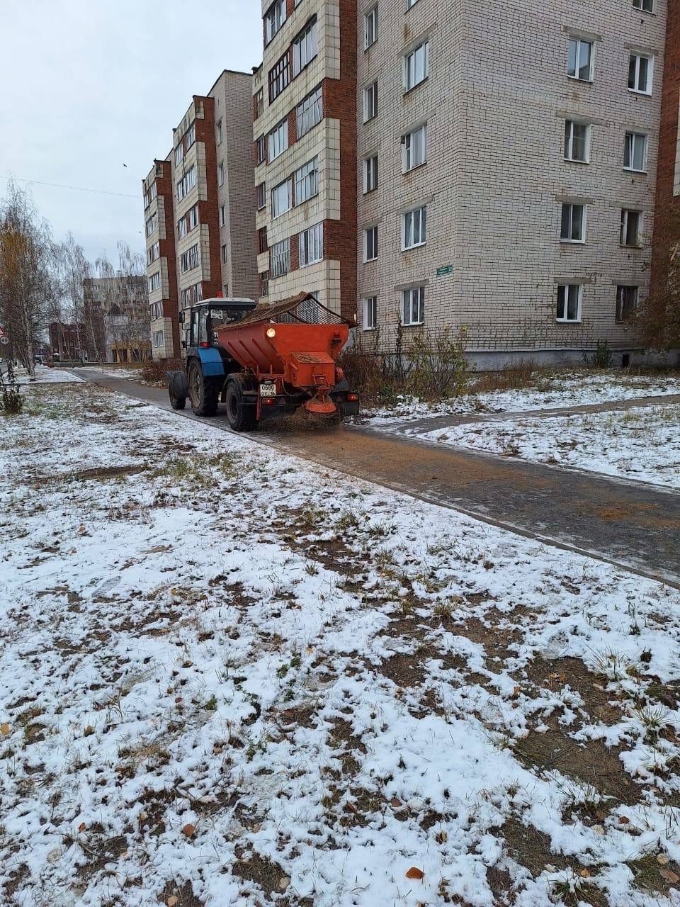 В Зеленодольске ежедневно проводятся работы по приведению города в порядок