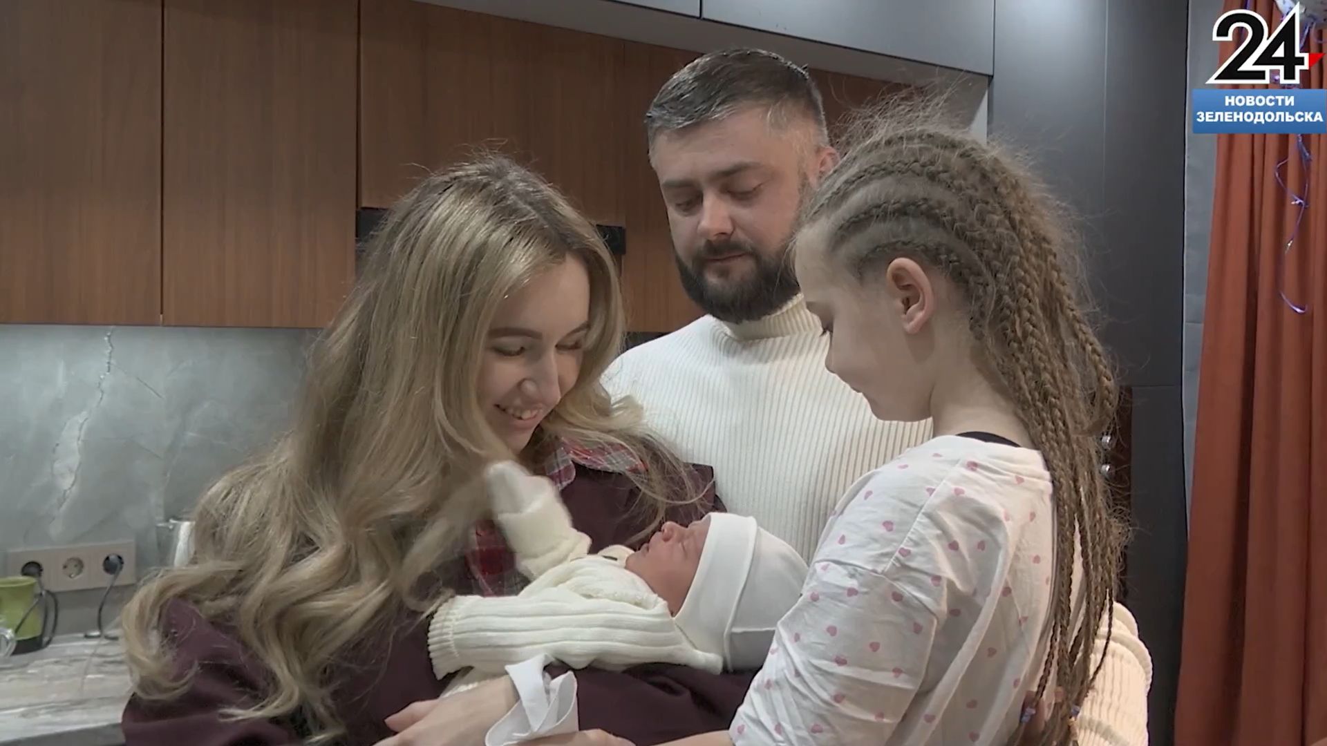 «С передовой в роддом»: Боец СВО из Зеленодольска приехал в отпуск на рождение сына