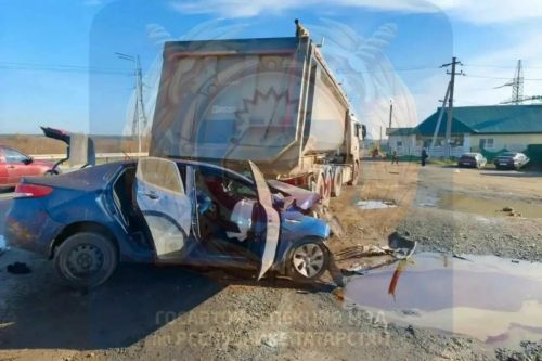 Смертельное ДТП произошло на М-7: KIA врезалась в стоящий грузовик