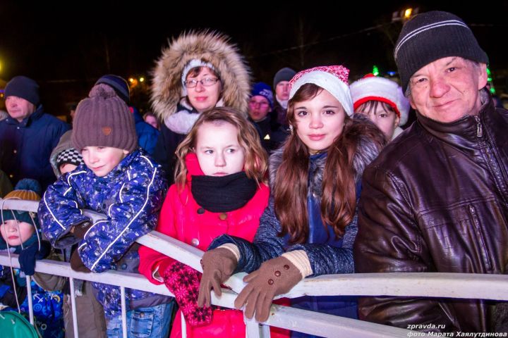 С Новым 2018 годом! Жители и гости Зеленодольска отмечают новогодние праздники