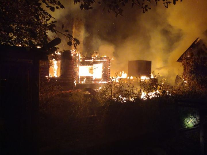 Серьезный пожар произошел в поселке Васильево