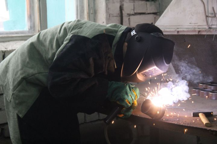 В Зеленодольске прошёл конкурс профмастерства электрогазосварщиков. Дмитрий Миронов завоевал второе место
