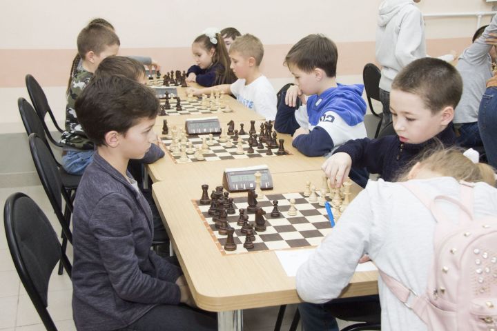 Шахматный марафон среди школьников, ветеранов и семей Зеленодольского района