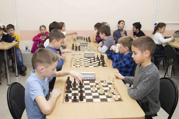 Шахматный марафон среди школьников, ветеранов и семей Зеленодольского района