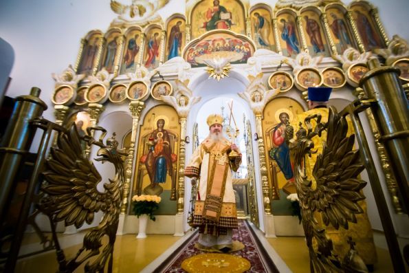 Митрополит Феофан возглавил престольный праздник в храме Зеленодольска