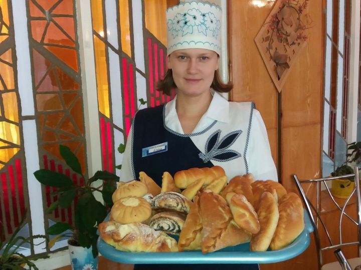 Глухонемая повар в Татарстане готовит для посетителей кафе кулинарные изыски