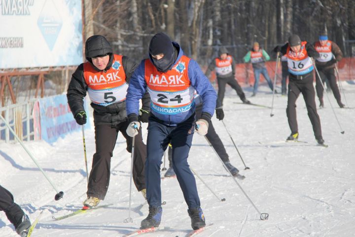 СК "Маяк": Лыжные гонки среди работников завода им. Горького