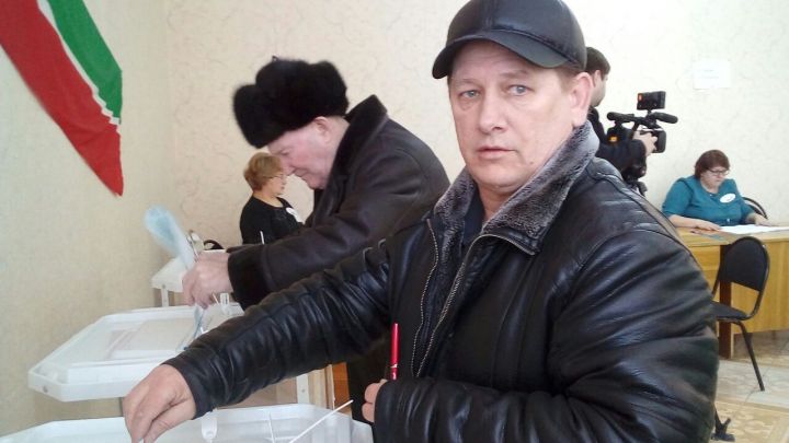Фото: Чайковского, 56. Избирательный участок 1520