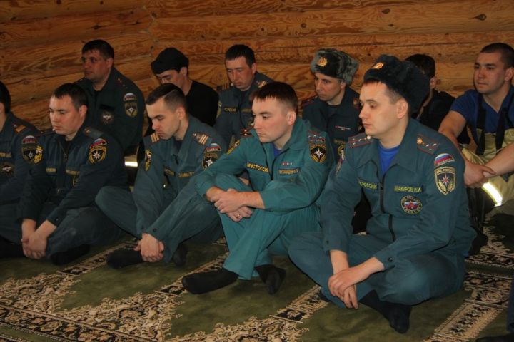 Фоторепортаж: Молебен по погибшим в Кемерове от зеленодольских пожарных
