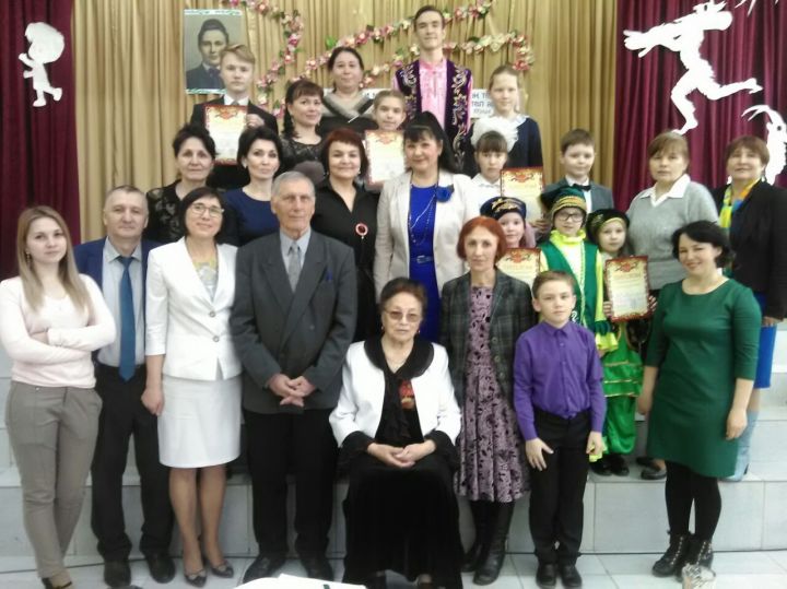 "Тукай - гордость нашего края": В школе №4 юных чтецов оценивали заслуженные писатели и поэты РТ