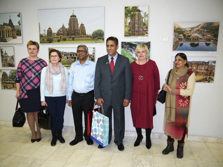 В художественной галерее Зеленодольска открылась выставка «Планета Земля. Индия»