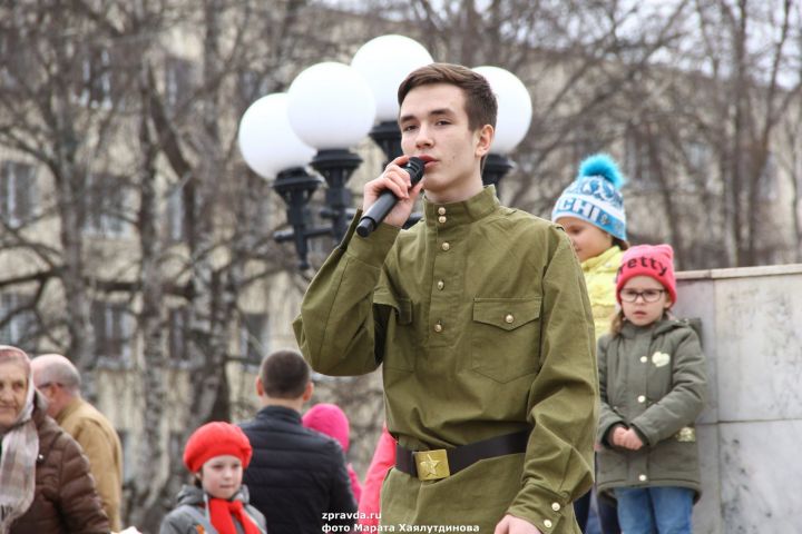 Фоторепортаж: В Зеленодольске запустили фонтаны и с размахом отметили Первомай