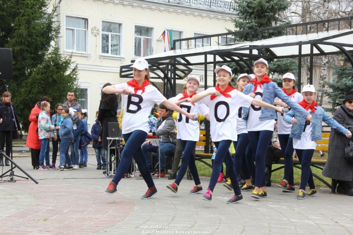 Фоторепортаж: В Зеленодольске запустили фонтаны и с размахом отметили Первомай