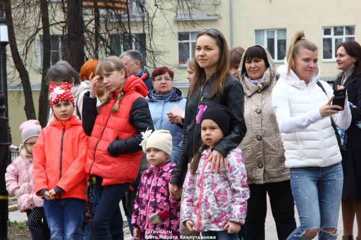 Фоторепортаж: В Зеленодольске запустили фонтаны и с размахом отметили Первомай