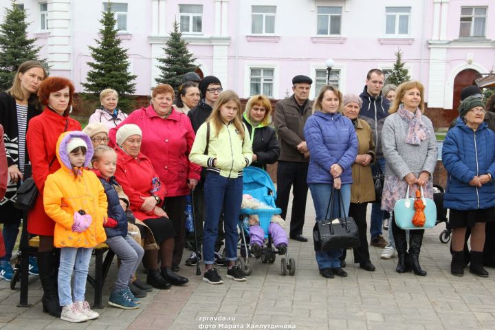 Фоторепортаж: В Зеленодольске запустили фонтаны и с размахом отметили Первомай