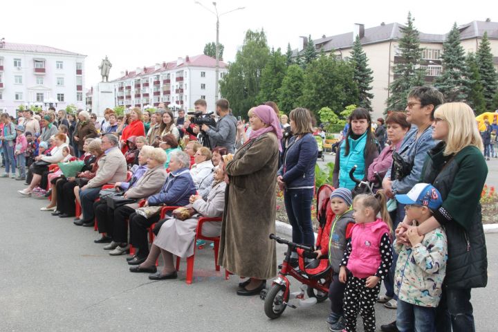 Фото: Жители и гости Зеленодольска с размахом отмечают День России