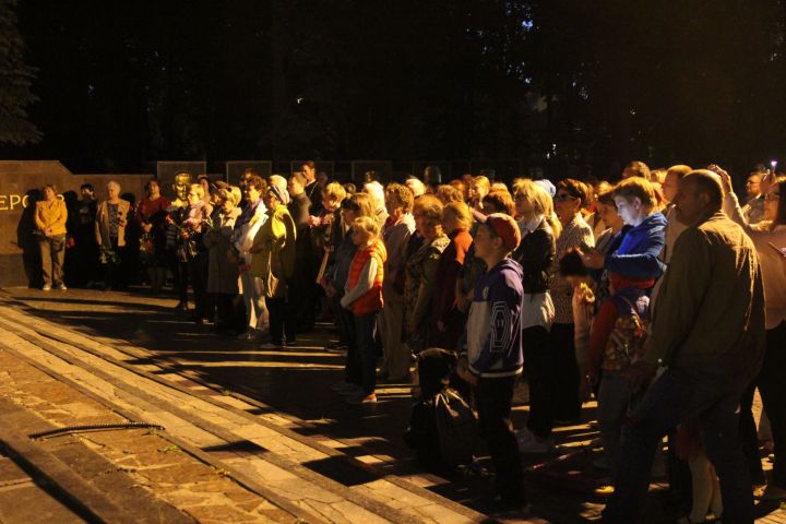 Фото: Сотни зеленодольцев присоединились к акции "Свеча Памяти"