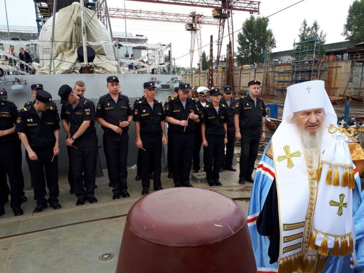 Митрополит Феофан в Зеленодольске освятил малый ракетный корабль "Орехово-Зуево"