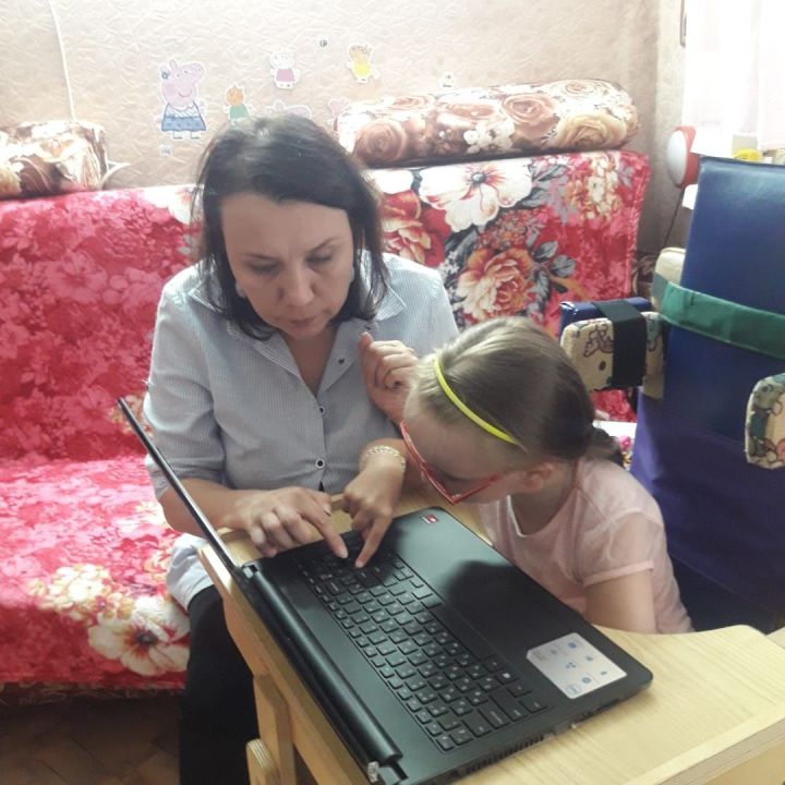 В Зеленодольске стартовал социальный проект, цель которого – повышение компьютерной грамотности «особенных» детей «Мобильный к.о.д.»