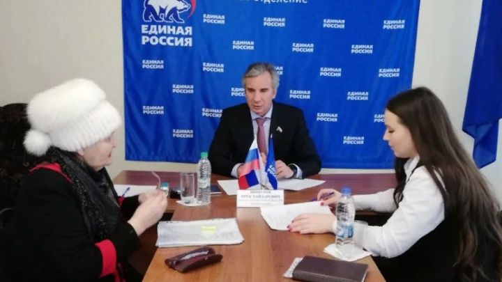 Депутат Госдумы Ирек Зиннуров провел прием граждан в Зеленодольске