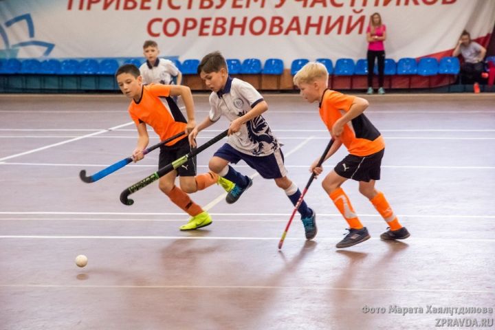 СК "Маяк". Открытый Всероссийский турнир "Волжская осень" по хоккею на траве среди юношей