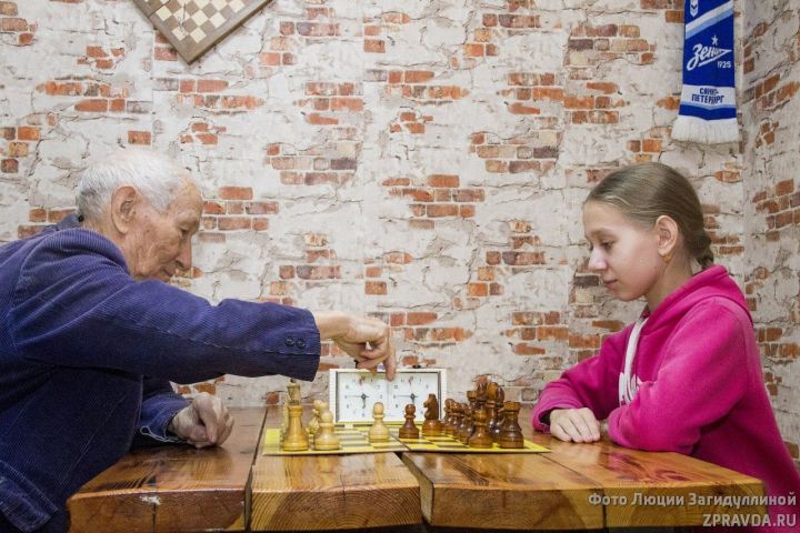 Шахматный турнир, посвященный к 100-летию Павла Заржевского между ветеранами и юнармейцами