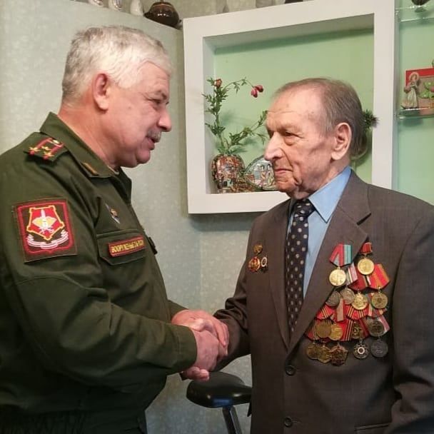 Зеленодольцу вручена медаль за освобождение Беларуси