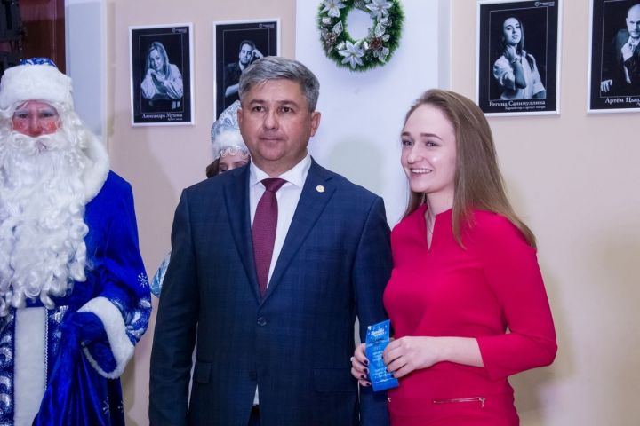 Одаренных детей Зеленодольска за отличную учебу наградили поездкой в Москву