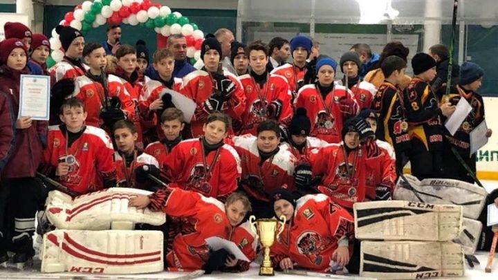 Юные зеленодольские хоккеисты стали призерами турнира «Золотая шайба»