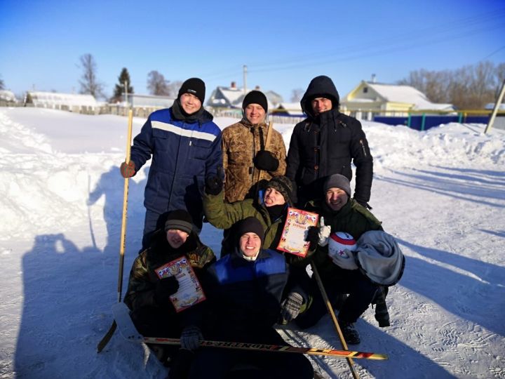 В Зеленодольском районе прошел турнир на Кубок Кугушевского поселения по хоккею с мячом
