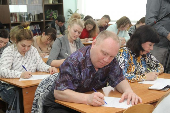 Фото: В Зеленодольске написали «Тотальный диктант»
