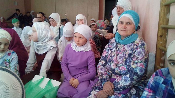 Муниципальный детский конкурс чтецов Корана прошёл в городской мечети Зеленодольска